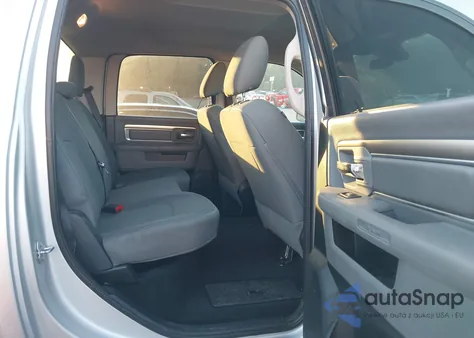 2017 Ram 1500 Slt 4X4 5'7 Box z USA, uszkodzony, nr VIN 1C6RR7LT2HS684942